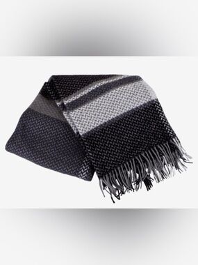 Cozy Iceland 100% Wool Icewear Hlýja throw blanket